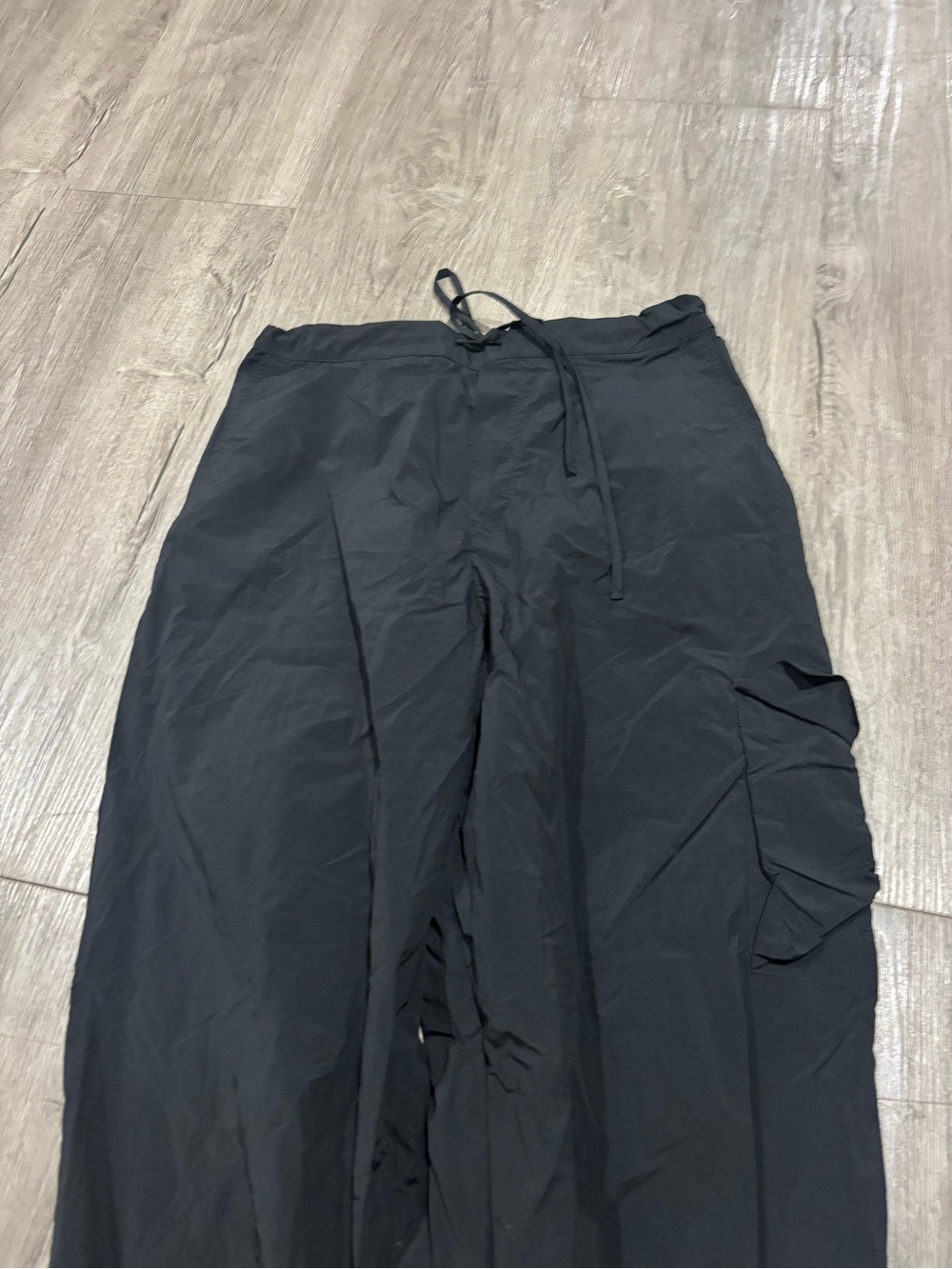 Donni Nylon Cargo Pants Size Large Black - Picture 3 of 4